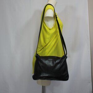 M0851 leather Shoulder  bag dark Brown  Zipped Lined  Made in Canada 11"x13"